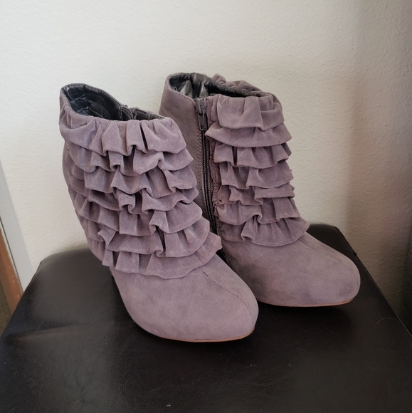 Fahrenheit Ruffle Ankle Boot - Picture 2 of 8